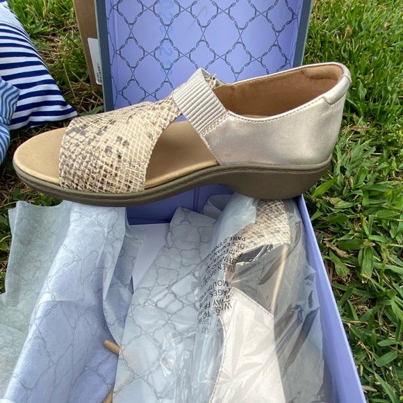 Aravon Duxbury -strap Women's
Comfort Sandal - Picture 1 of 5